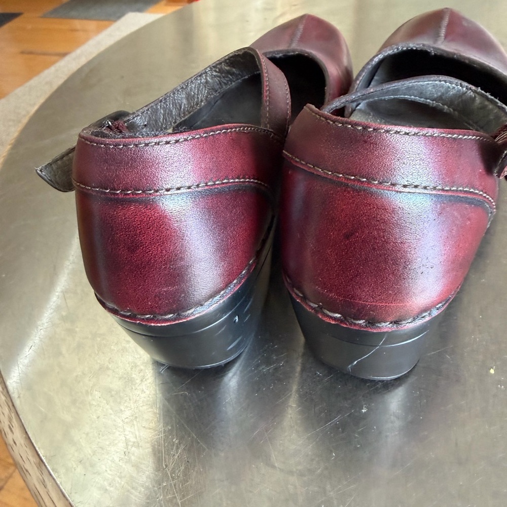 Dansko beautiful Mary Jane Shoes - Picture 4 of 5